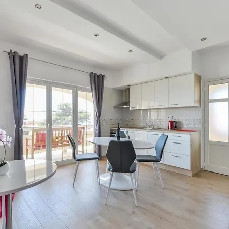 Studio In With Balcony, Air Conditioning, Wi-fi, Dishwasher Apartamento *